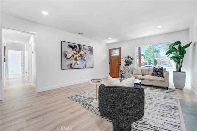 20919 Costanso Street, Woodland Hills, CA 91364