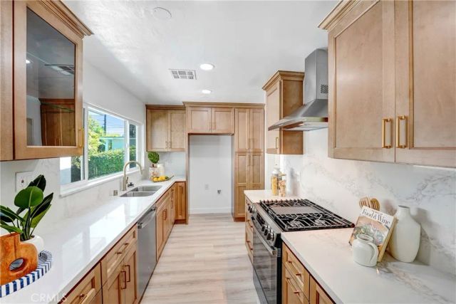 20919 Costanso Street, Woodland Hills, CA 91364