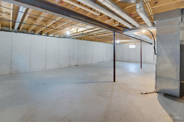 623 Quail Hollow Drive, Trenton, OH 45067