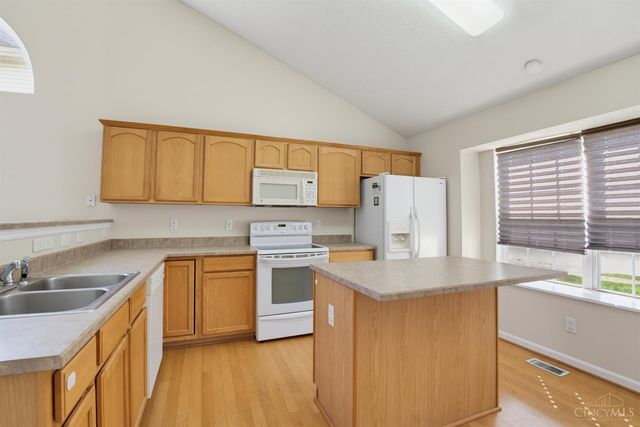 623 Quail Hollow Drive, Trenton, OH 45067