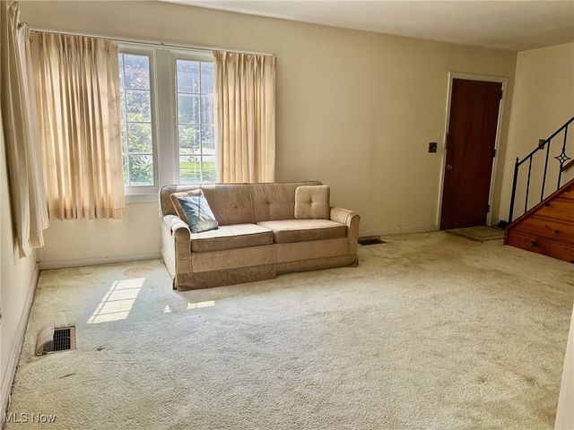 330 Inwood Boulevard, Avon Lake, OH 44012