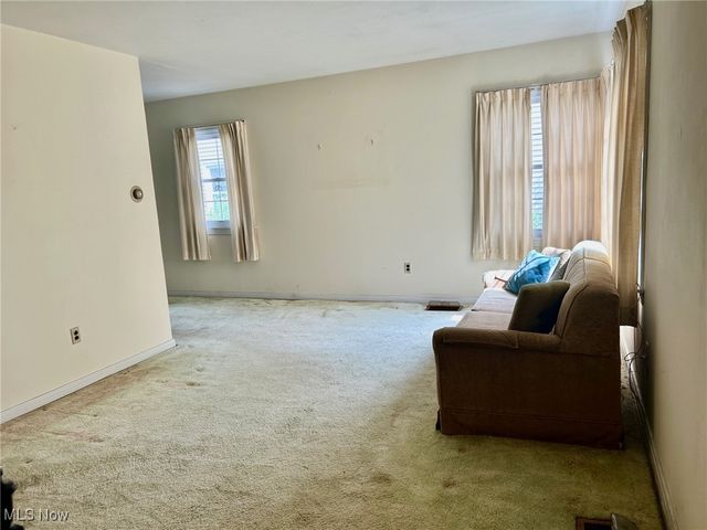 330 Inwood Boulevard, Avon Lake, OH 44012