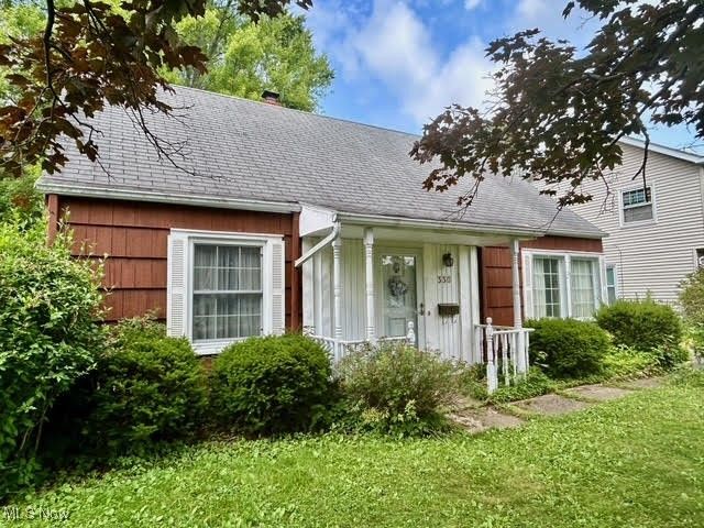 330 Inwood Boulevard, Avon Lake, OH 44012