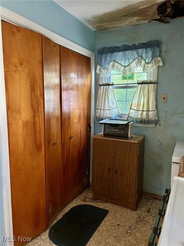 330 Inwood Boulevard, Avon Lake, OH 44012