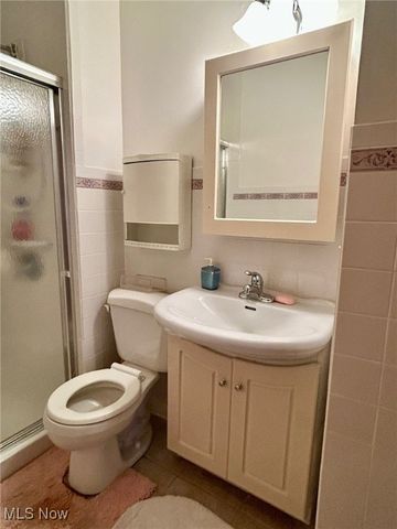 330 Inwood Boulevard, Avon Lake, OH 44012