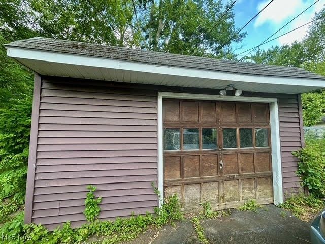 330 Inwood Boulevard, Avon Lake, OH 44012