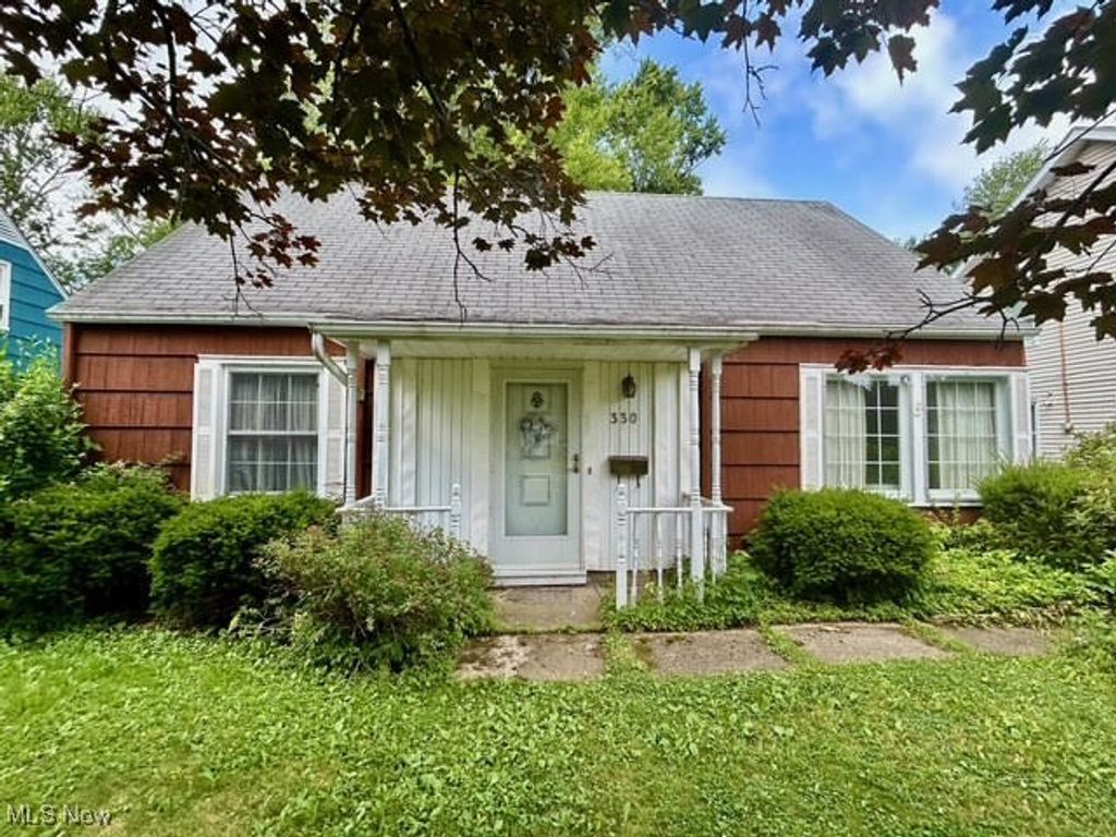 330 Inwood Boulevard, Avon Lake, OH 44012