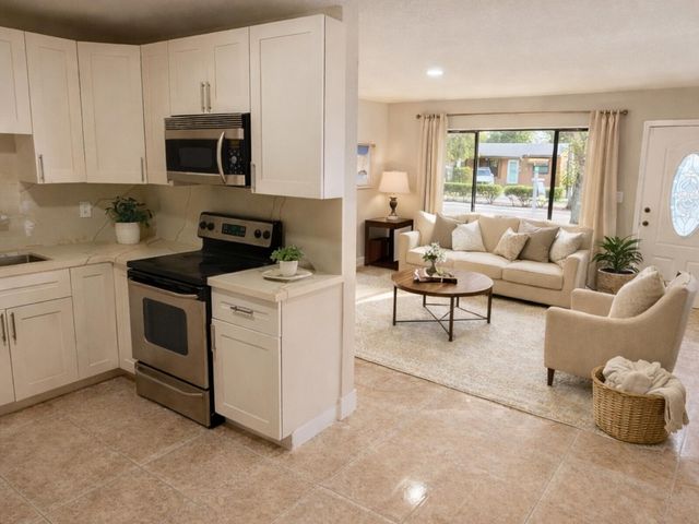 6821 SW 17th Street, North Lauderdale, FL 33068