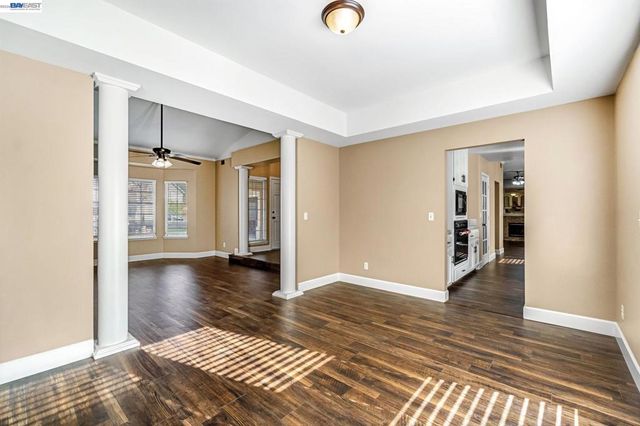 2034 Wrenwood Ave, Clovis, CA 93611