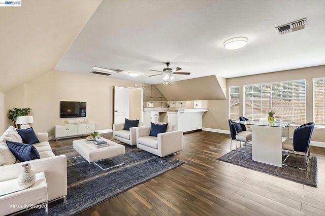 2034 Wrenwood Ave, Clovis, CA 93611
