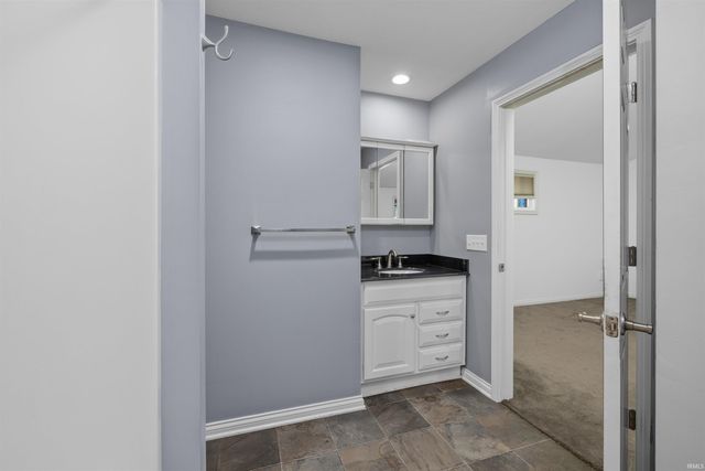 10012 Hosler Road, Leo, IN 46765