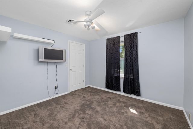 10012 Hosler Road, Leo, IN 46765
