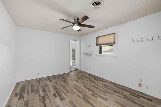 10012 Hosler Road, Leo, IN 46765