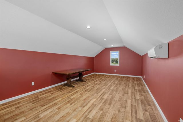 10012 Hosler Road, Leo, IN 46765