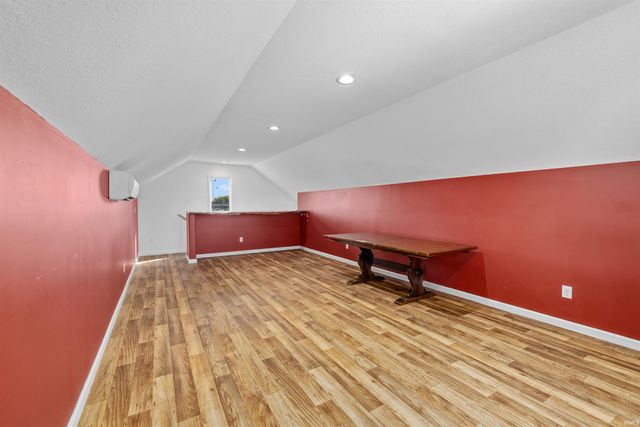 10012 Hosler Road, Leo, IN 46765