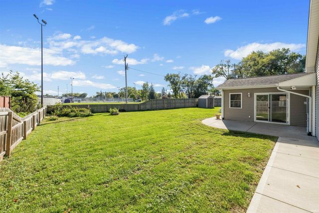 10012 Hosler Road, Leo, IN 46765