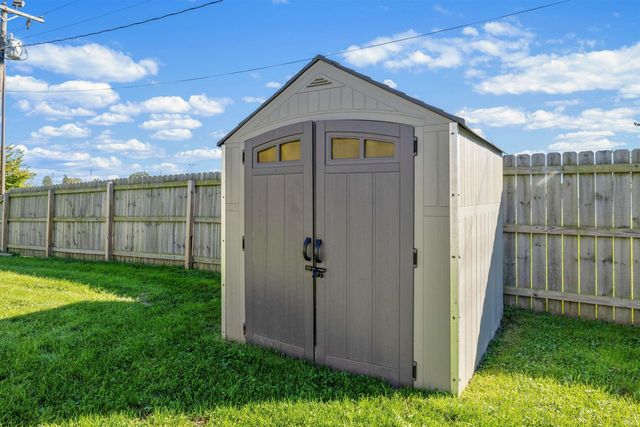 10012 Hosler Road, Leo, IN 46765