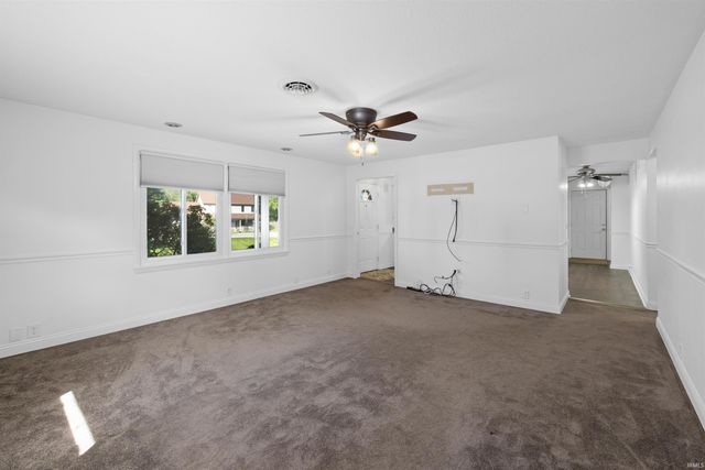 10012 Hosler Road, Leo, IN 46765