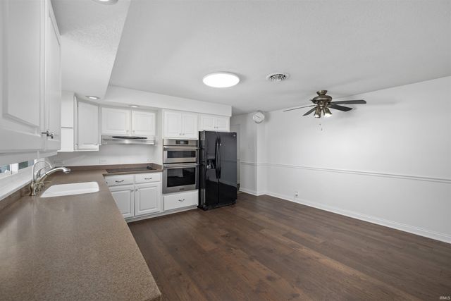 10012 Hosler Road, Leo, IN 46765