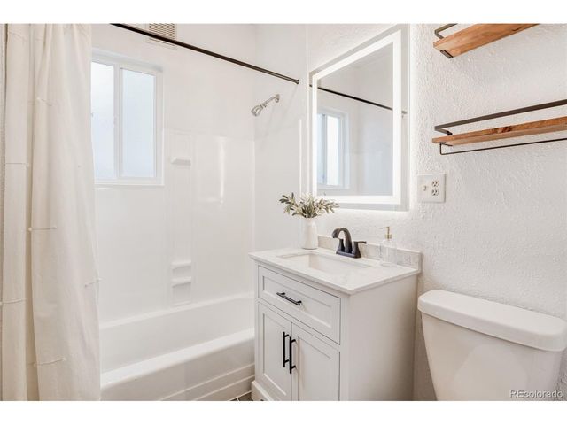 2136 S Franklin St, Denver, CO 80210