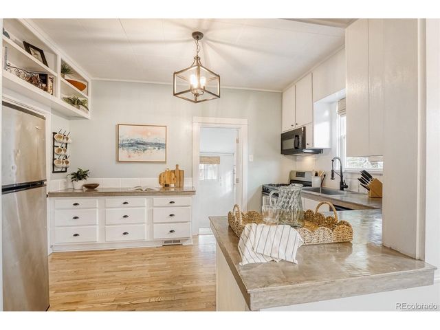 2136 S Franklin St, Denver, CO 80210