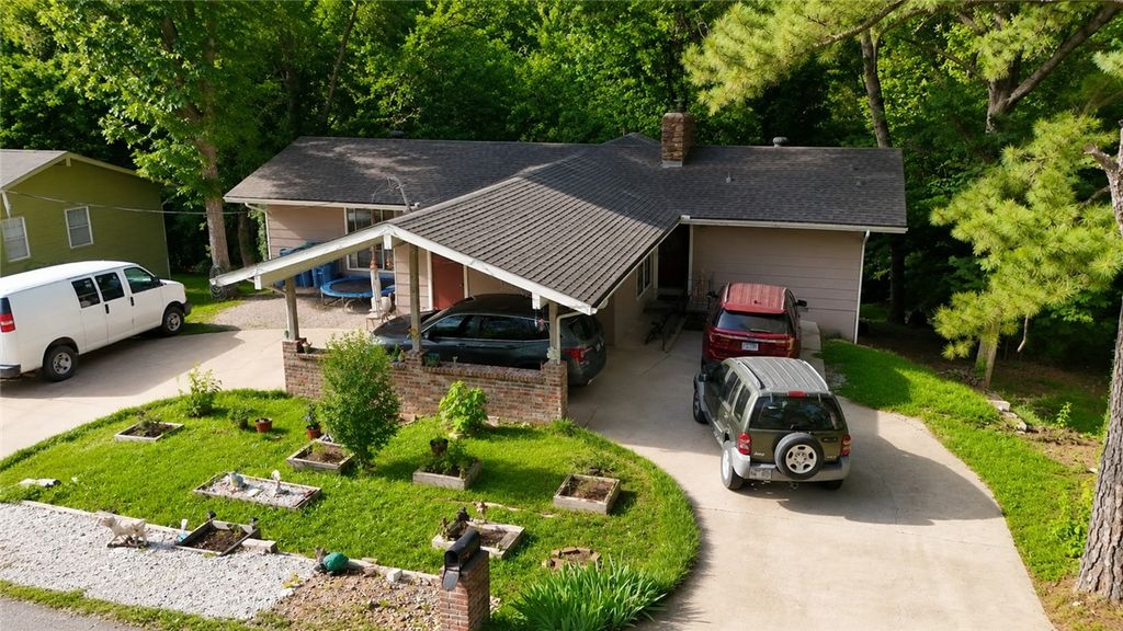 4 Cummings Lane, Bella Vista, AR 72715