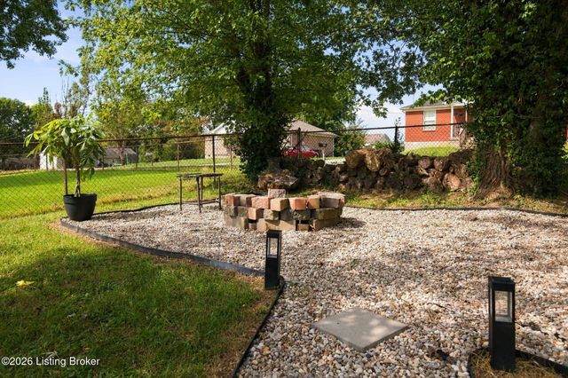 179 Florida Ave, Mt Washington, KY 40047
