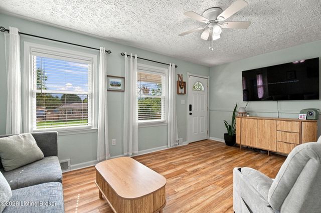 179 Florida Ave, Mt Washington, KY 40047