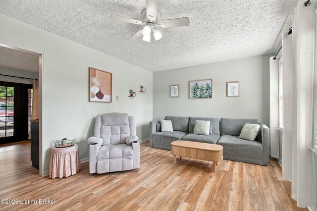 179 Florida Ave, Mt Washington, KY 40047