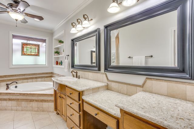 2318 Vienna Drive, Granbury, TX 76048