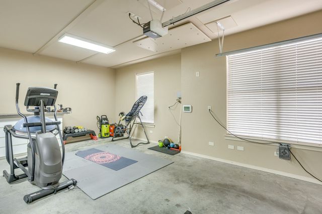 2318 Vienna Drive, Granbury, TX 76048