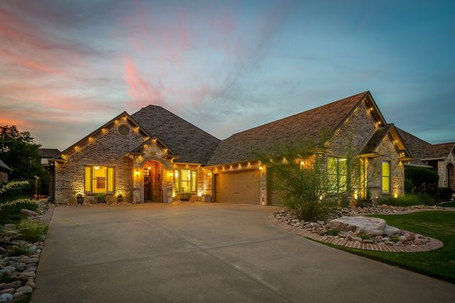 2318 Vienna Drive, Granbury, TX 76048