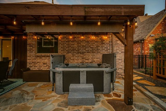 2318 Vienna Drive, Granbury, TX 76048