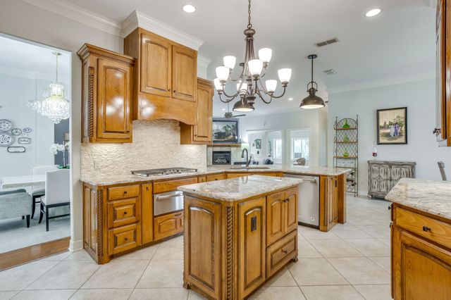 2318 Vienna Drive, Granbury, TX 76048