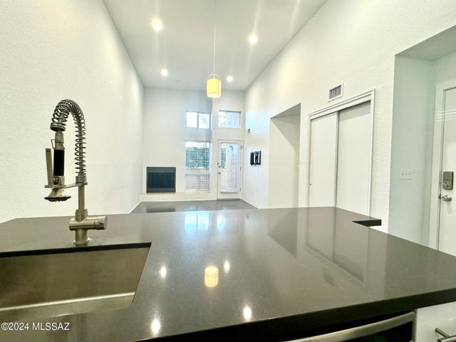 7620 E Callisto Cir Unit 113, Tucson, AZ 85715