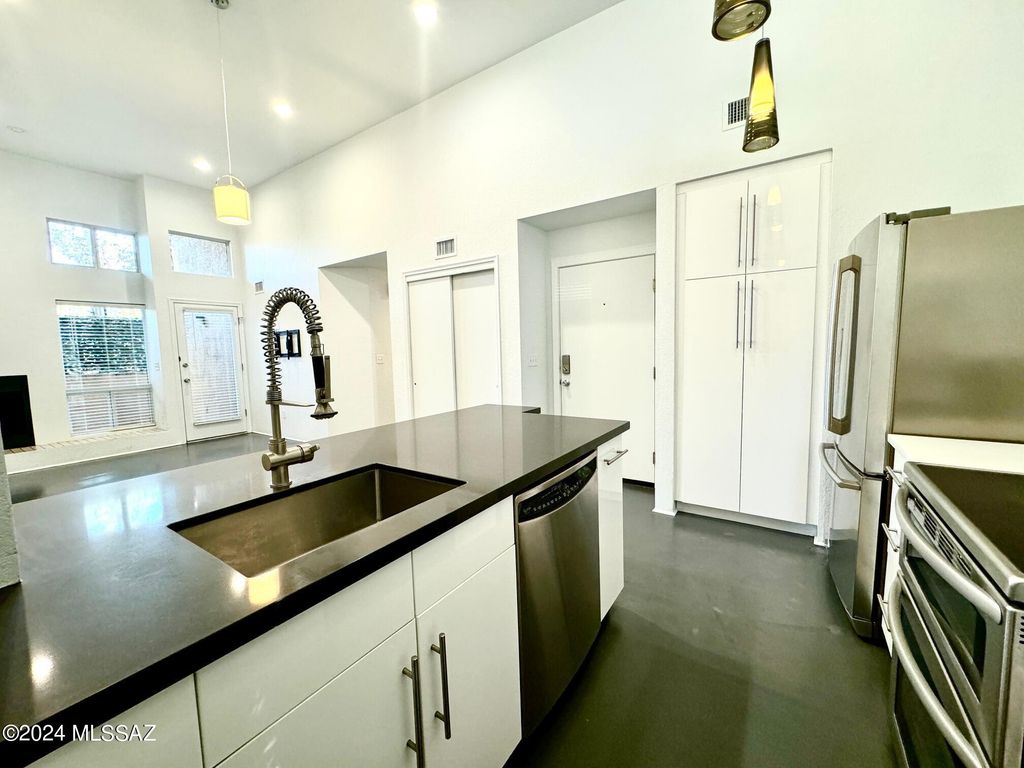 7620 E Callisto Cir Unit 113, Tucson, AZ 85715