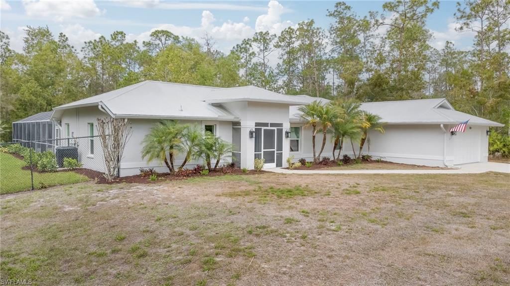 825 Desoto BLVD N, NAPLES, FL 34120 — photo 2