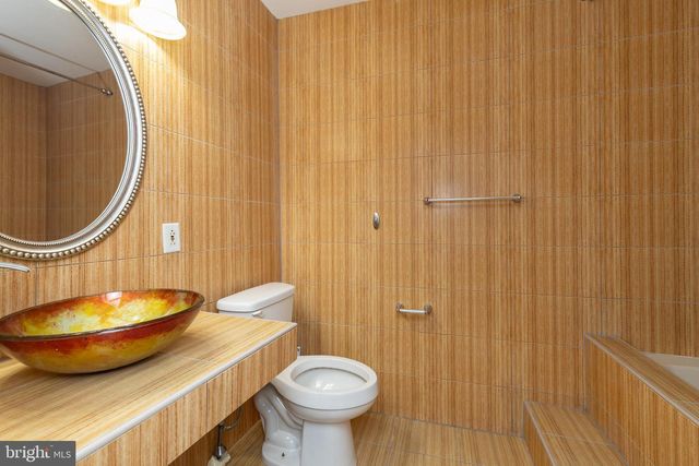 724 E LOCUST AVE, Philadelphia, PA 19144