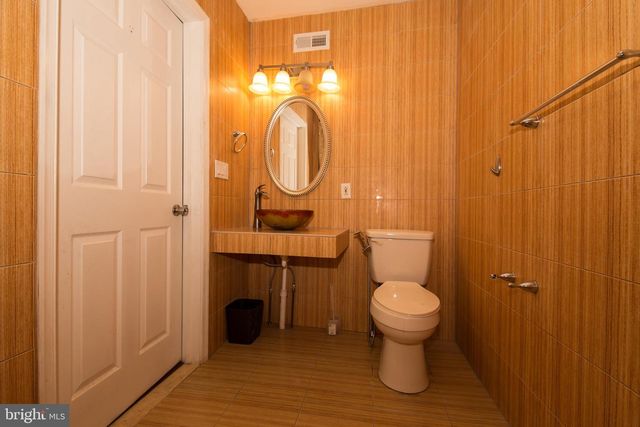 724 E LOCUST AVE, Philadelphia, PA 19144