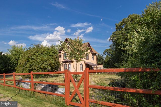 724 E LOCUST AVE, Philadelphia, PA 19144