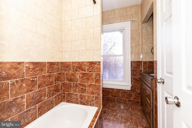 724 E LOCUST AVE, Philadelphia, PA 19144