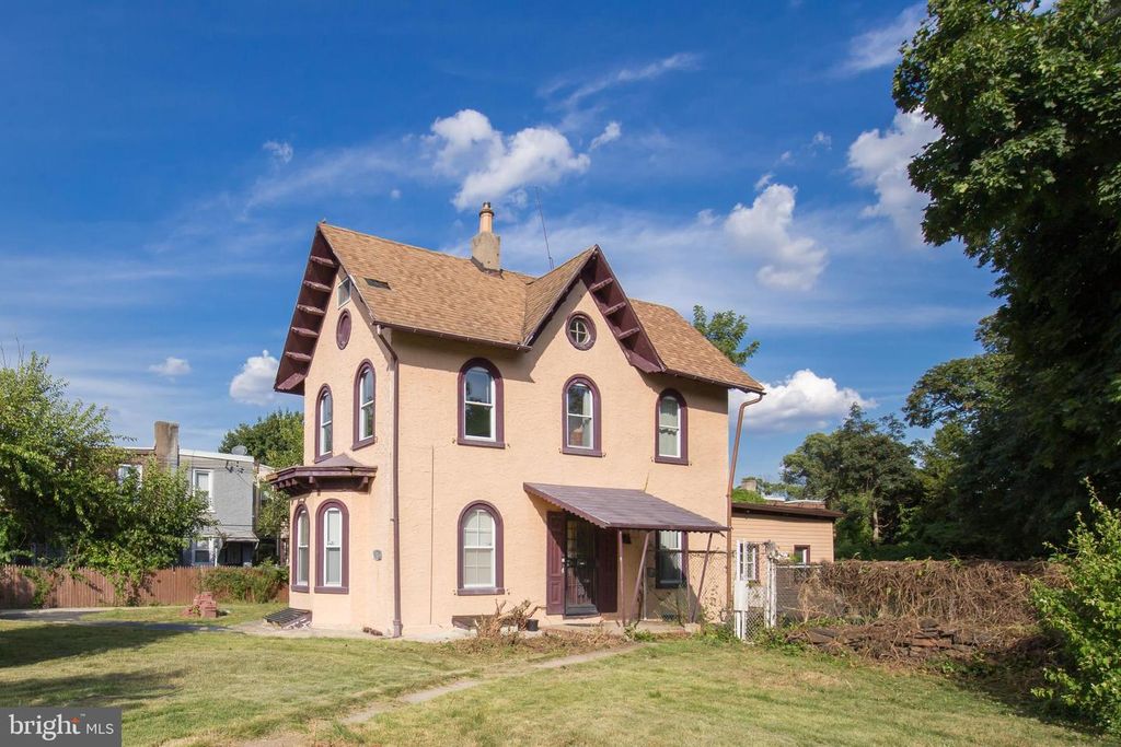 724 E LOCUST AVE, Philadelphia, PA 19144