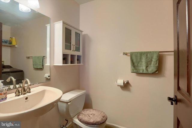 12 EDGEWATER DR, Middletown, PA 17057