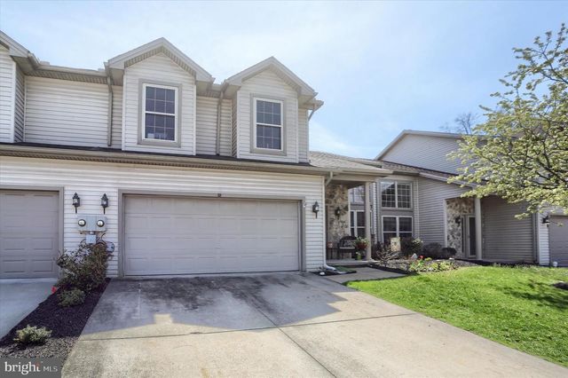 12 EDGEWATER DR, Middletown, PA 17057