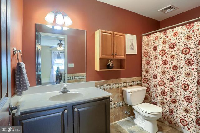12 EDGEWATER DR, Middletown, PA 17057
