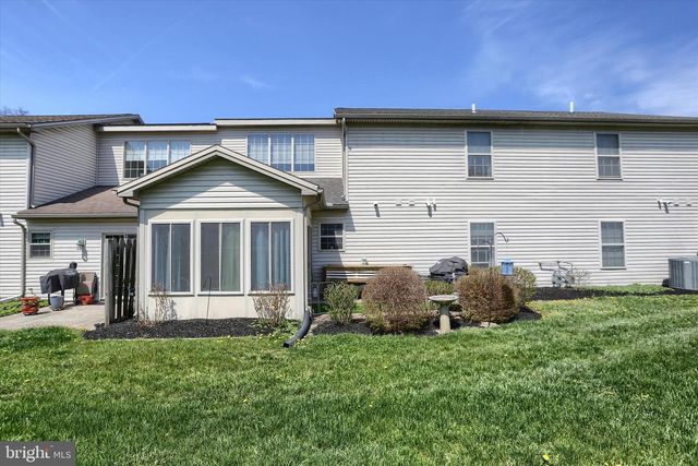 12 EDGEWATER DR, Middletown, PA 17057