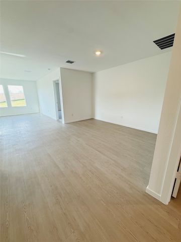 7157 Waterford Creek Court, Fort Worth, TX 76179