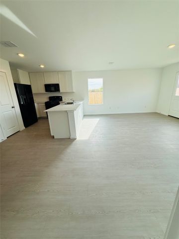 7157 Waterford Creek Court, Fort Worth, TX 76179