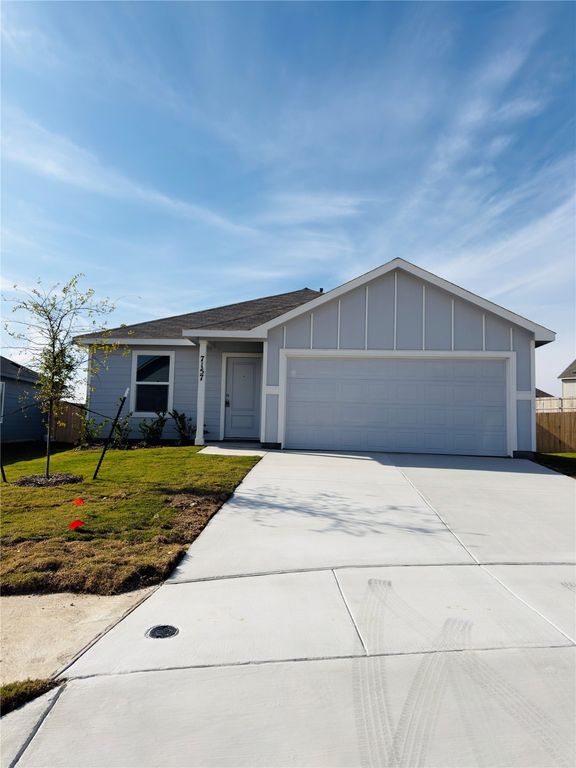 7157 Waterford Creek Court, Fort Worth, TX 76179