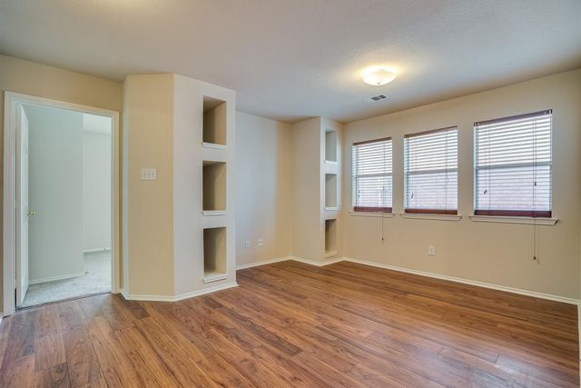 9804 Westmere Lane, Fort Worth, TX 76108